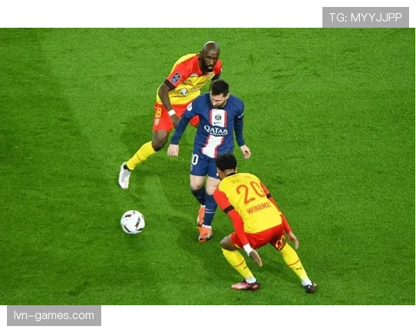 塞维利亚保级压力加剧，近期表现波动对赛季走势形成制约