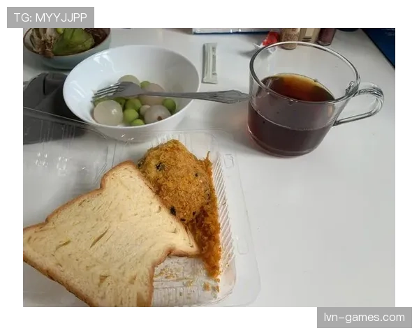 小威退役后晒出的日常：凌晨四点陪娃练琴，自己喝冰美式啃蛋白棒